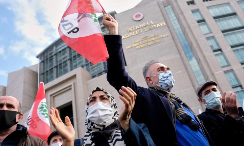 Τουρκία: Αποδεκατίζει το φιλοκουρδικό HDP ο Ερντογάν